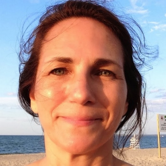 Meet your Posher, Andrea - Picture 1 of 1